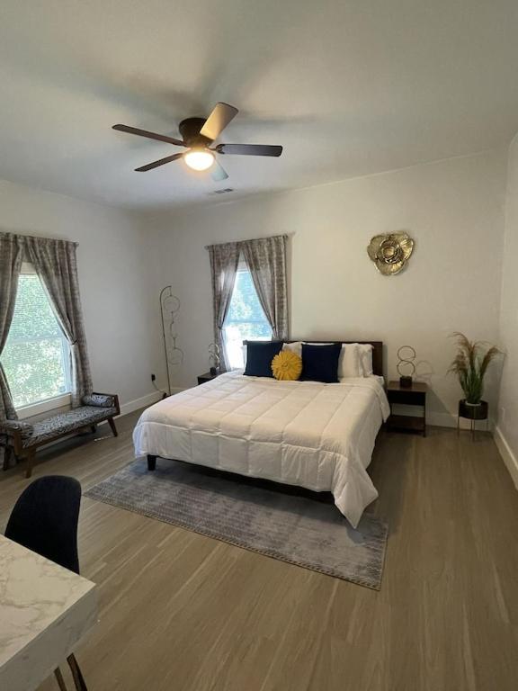 City Serenity-2Br Home Away From Home. 6 Min From Atl Airport Атланта Екстериор снимка